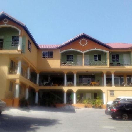 Palm Bay Guest House & Restaurant Montego Bay Exterior foto