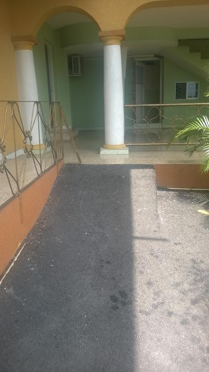 Palm Bay Guest House & Restaurant Montego Bay Exterior foto